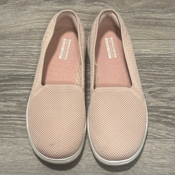 Skechers On The Go Dahlia in Blush Size 7 - Picture 2 of 7